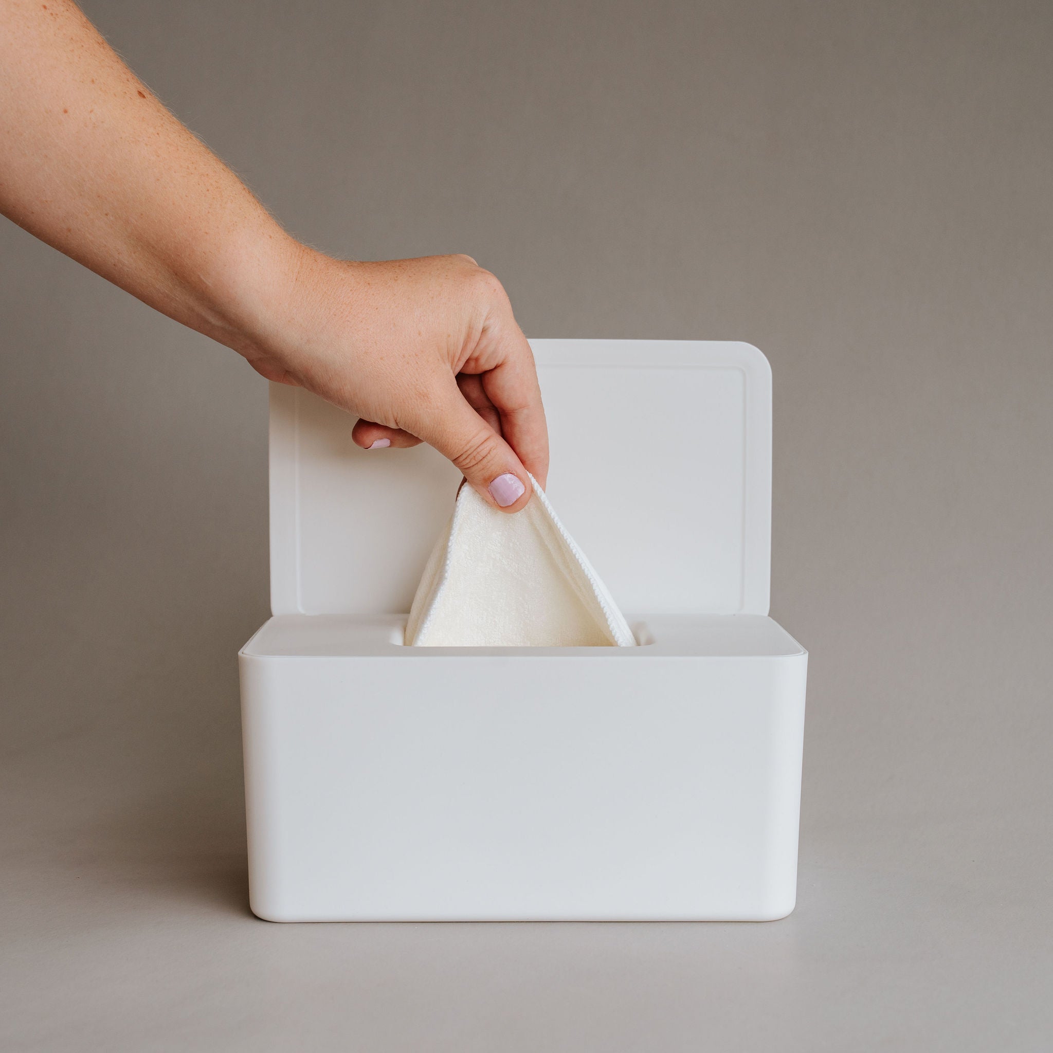 Cloth Wipes Kit - Container & Wipes