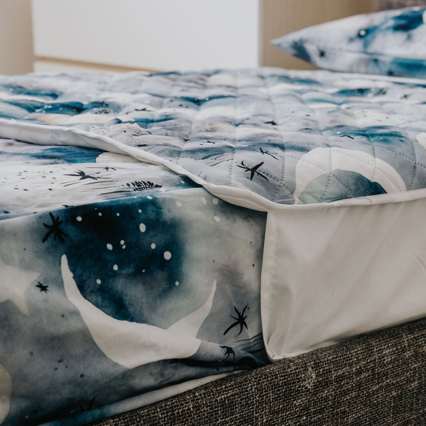 Waterproof Bed Mat - Milky Way