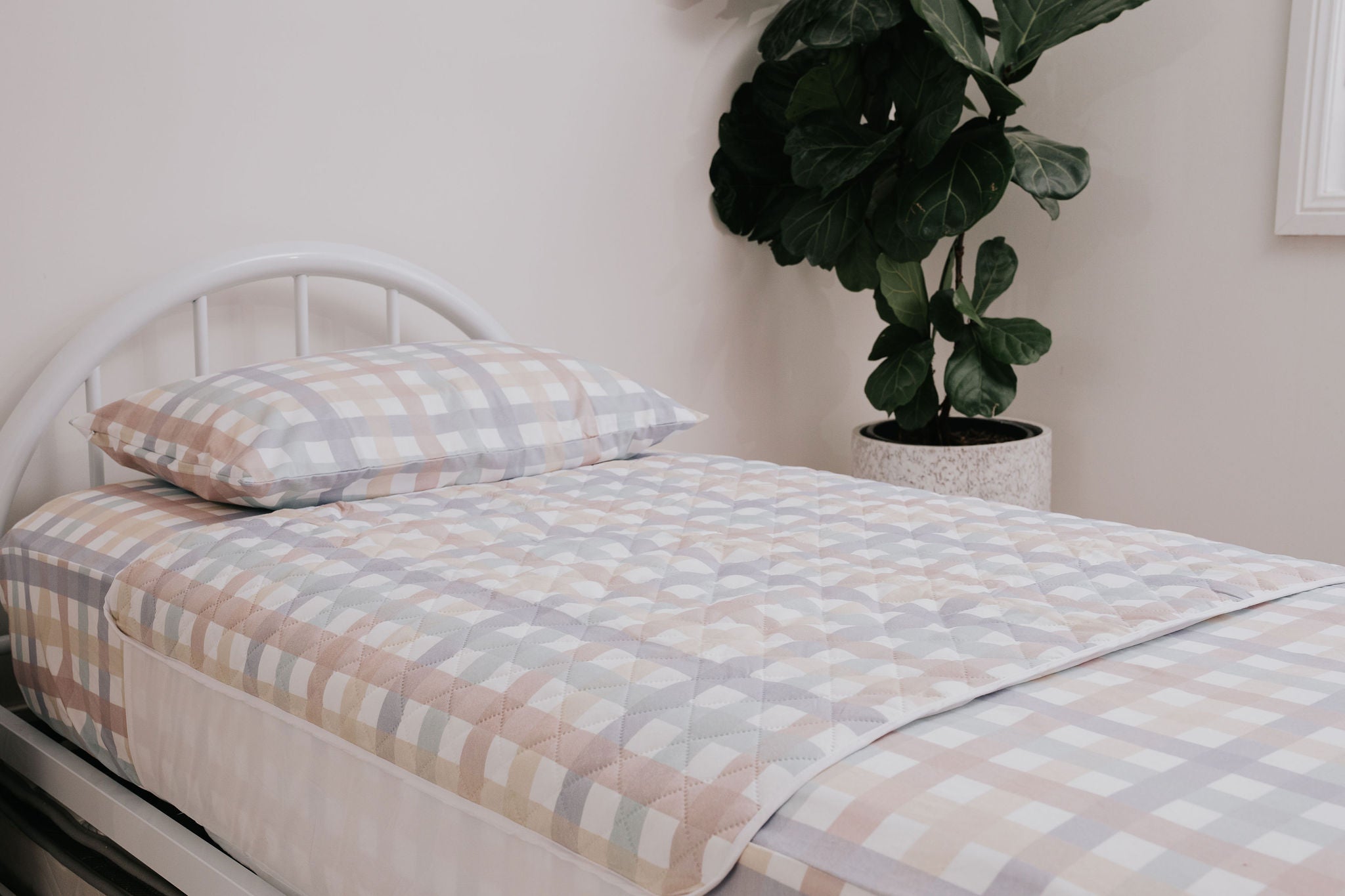 Waterproof Fitted Sheet in Single or King Single - Checkpoint