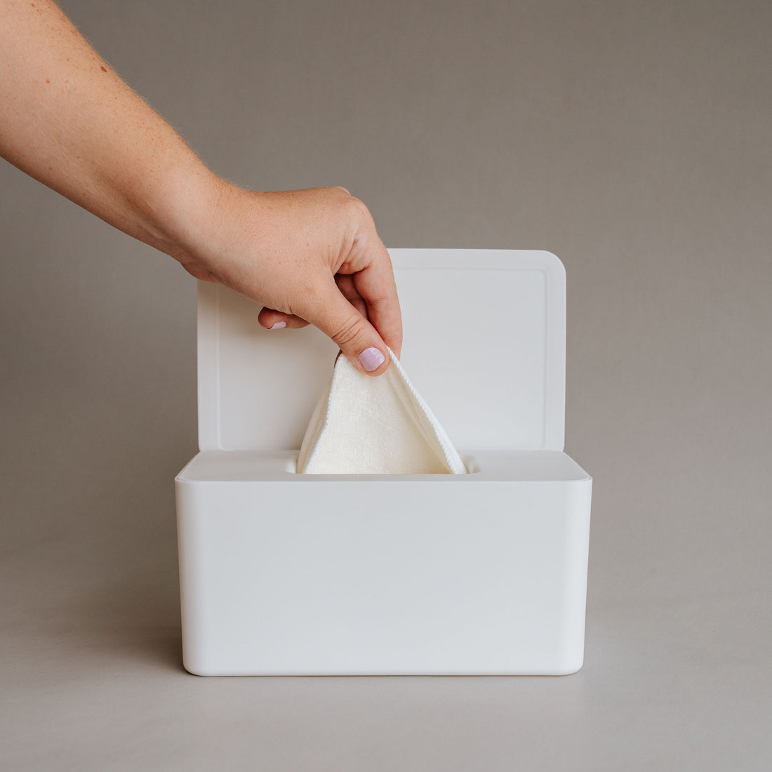 Cloth Wipes Kit - Container & Wipes