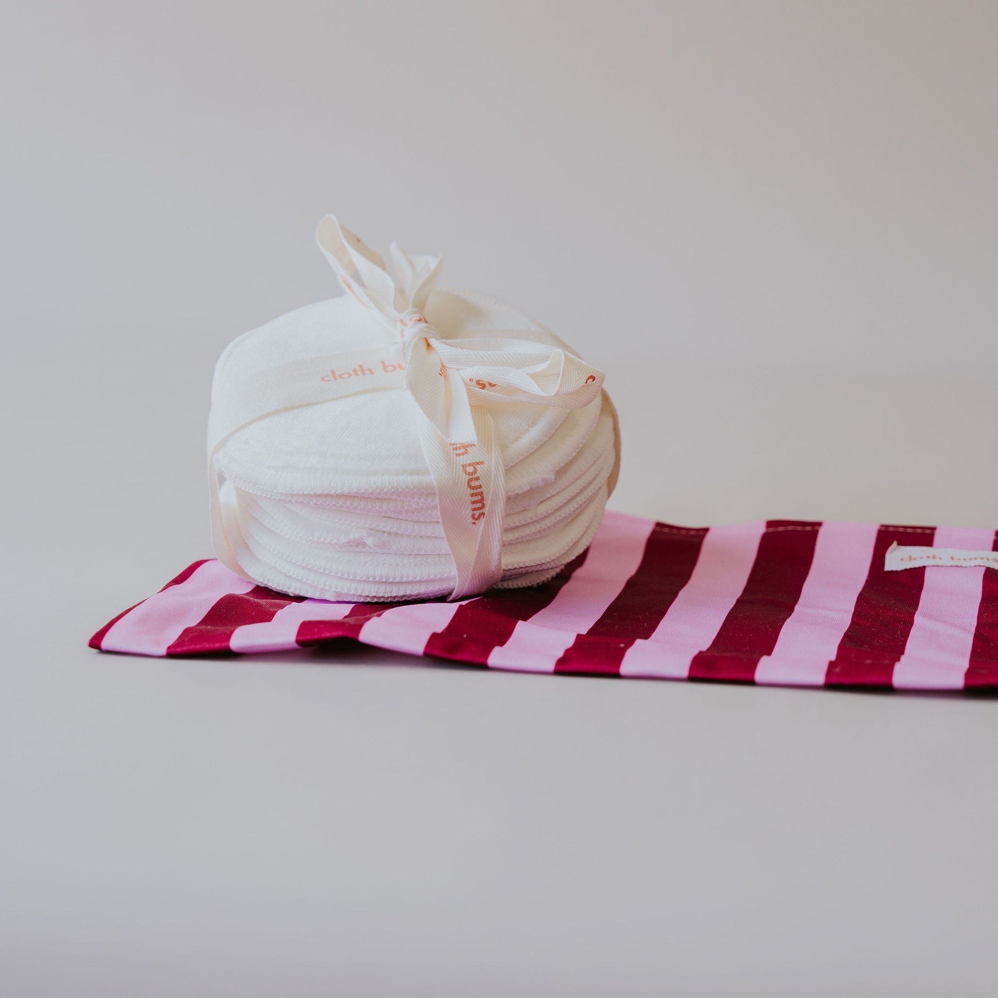 Breastfeeding Bundle – Bamboo Breast Pads + Wet Bag